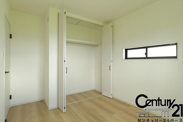 橿原市曲川町３丁目 ３号地 ／新築一戸建の収納|■現地撮影写真■全居室に広々収納スペース完備！