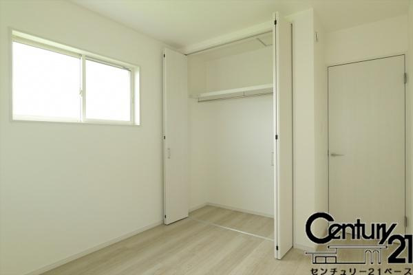 橿原市曲川町３丁目 ４号地 ／新築一戸建の収納|■現地撮影写真■全居室に広々収納スペース完備！