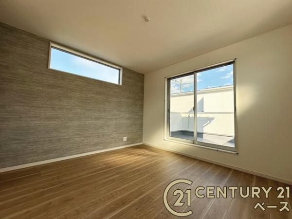 桜井市粟殿 ２号地 ／新築一戸建の寝室|■現地撮影写真■開放感のある主寝室！他に２階には、洋室が２部屋ございます！