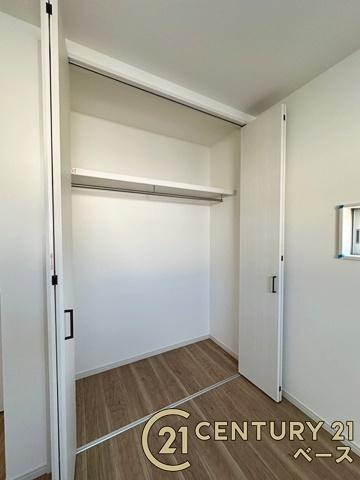 桜井市粟殿 ２号地 ／新築一戸建の収納|■現地撮影写真■全居室に広々収納スペース完備！