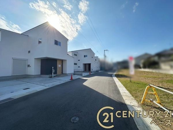 桜井市粟殿 ２号地 ／新築一戸建の前面道路含む現地写真