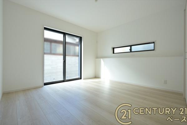 磯城郡田原本町 ／新築一戸建の洋室|■現地撮影写真■日当たりのよい明るい雰囲気の洋室です！