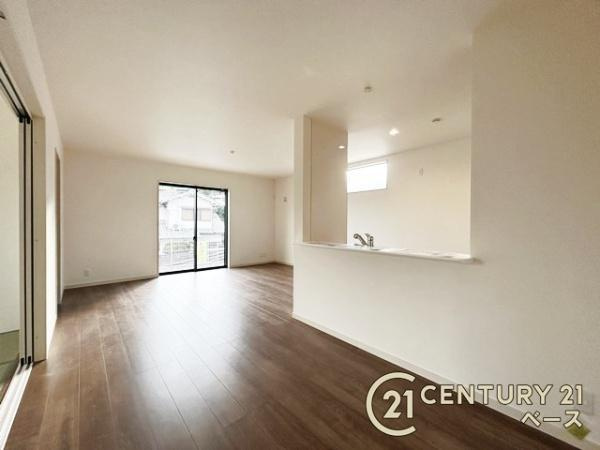 リーブルガーデン粟殿 １号棟 ／新築一戸建の内観：施工例|■ペアガラス使用で結露の心配もありません！■