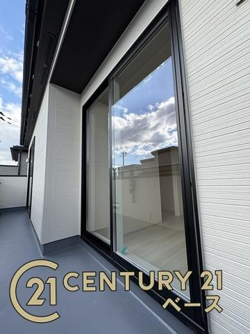 奈良市杏町 ５号棟 ／新築一戸建のバルコニー|■現地撮影写真■日当たりのよいバルコニー！洗濯物もよく乾きます！