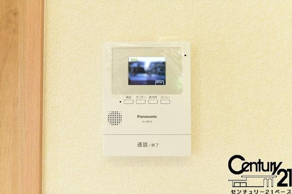 ファーストタウン鳥見町 ３号棟 ／新築一戸建の内観：施工例|■ＴＶモニター付きインターホンで防犯対策もバッチリ！来客も一目でわかり安心です！■