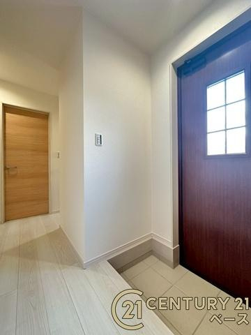 リーブルガーデン阪手 ２号棟 ／新築一戸建の内装|■現地撮影写真■こちらは玄関から見た廊下部分です！