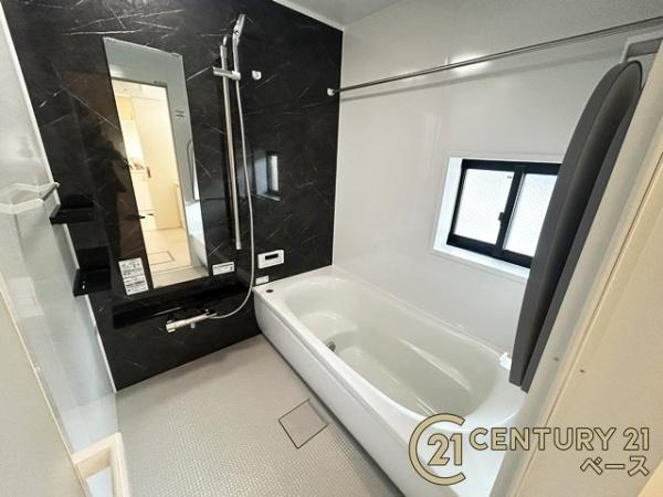 柏原市国分東条町の新築一戸建の浴室|■浴室乾燥機付きでカビや結露の発生も抑えてくれます！■