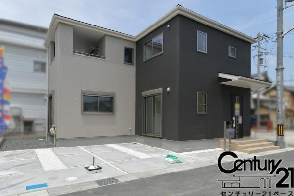 リーブルガーデン南十三 １号棟 ／新築一戸建の外観|■≪同仕様写真≫■耐震等級３の地震に強安心の邸宅！雨で汚れを洗い流してくれるセルフクリーニング機能付き外壁！お気軽にお問い合わせください！■