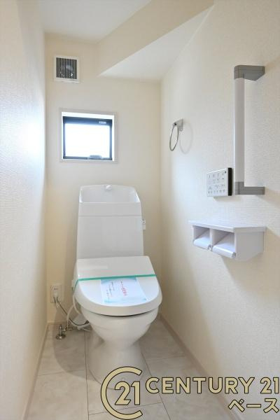 リーブルガーデン南十三 ３号棟 ／新築一戸建の内観：施工例|■ＴＶモニター付きインターホンで防犯対策もバッチリ！来客も一目でわかり安心です！■