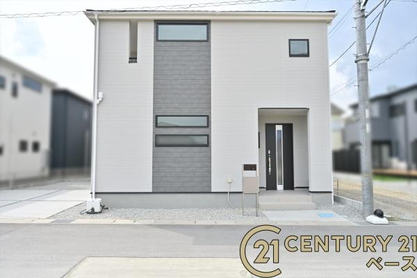 リーブルガーデン南十三 ３号棟 ／新築一戸建の外観|■耐震等級３の地震に強安心の邸宅！雨で汚れを洗い流してくれるセルフクリーニング機能付き外壁！お気軽にお問い合わせください！■