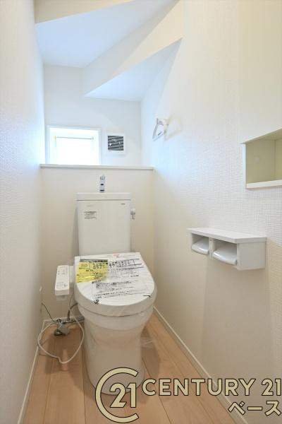 クレイドルガーデン下永 １号棟 ／新築一戸建のトイレ|■現地撮影写真■１・２階ともに清潔感ある綺麗なお手洗を完備！