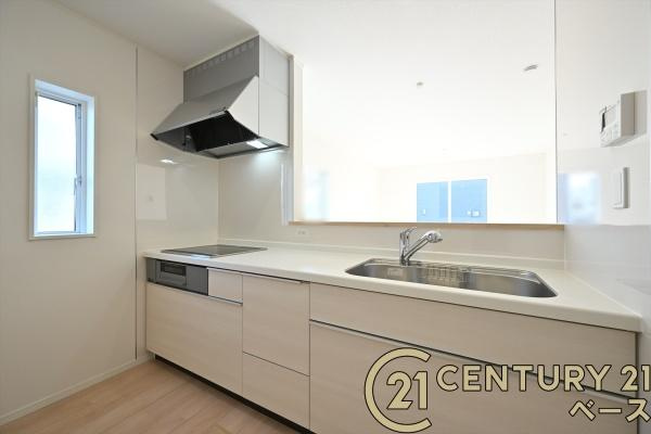 クレイドルガーデン下永 １号棟 ／新築一戸建のキッチン|■現地撮影写真■家事負担を減らしてくれる食器洗浄乾燥機付き！
