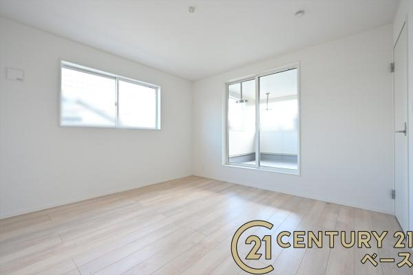 クレイドルガーデン下永 １号棟 ／新築一戸建の洋室|■現地撮影写真■日当たりのよい明るい雰囲気の洋室です！