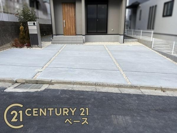 奈良市敷島町１丁目 １号棟 ／新築一戸建の駐車場|■現地撮影写真■駐車スペースは３台分完備！来客時なども安心です！