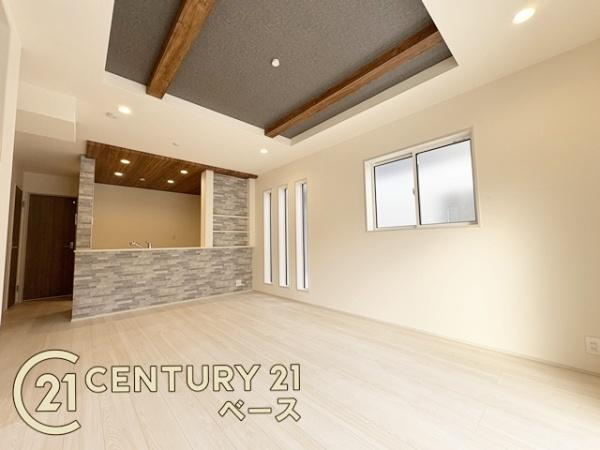 奈良市敷島町１丁目 １号棟 ／新築一戸建の居間・リビング|■現地撮影写真■ご家族でくつろいでいただける広々したＬＤＫ！