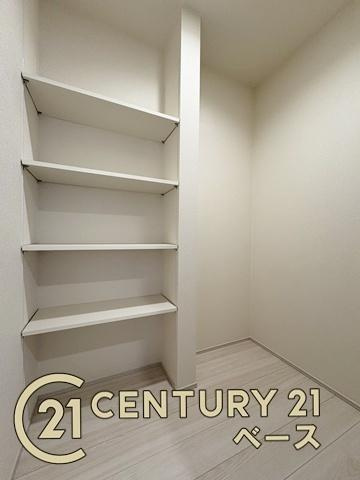 奈良市敷島町１丁目 １号棟 ／新築一戸建の収納|■現地撮影写真■こちらは洗面所横の収納スペースとなっております！