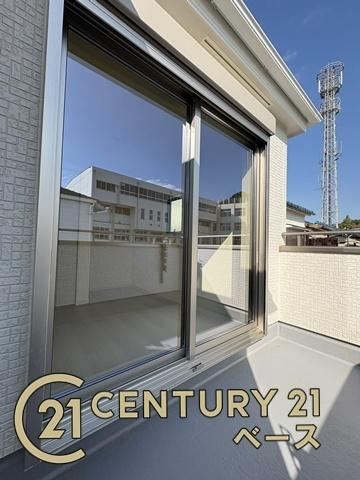 リーブルガーデン円明町 ／新築一戸建のバルコニー|■現地撮影写真■日当たりのよい広々としたバルコニー！