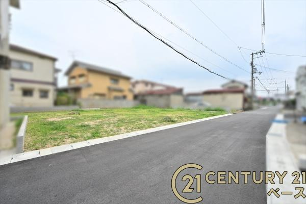 リーブルガーデン粟殿 ２号棟 ／新築一戸建の外観|■現地撮影写真■耐震等級３の地震に強安心の邸宅！雨で汚れを洗い流してくれるセルフクリーニング機能付き外壁！お気軽にお問い合わせください！■