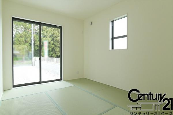 リーブルガーデン粟殿 ２号棟 ／新築一戸建の内観：施工例|■ほっこり落ち着ける和室！客間としてもご利用いただけます！■