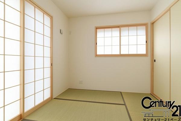 ファーストタウン鳥見町 ２号棟 ／新築一戸建の内観：施工例|■ほっこり落ち着ける和室！客間としてもご利用いただけます！■