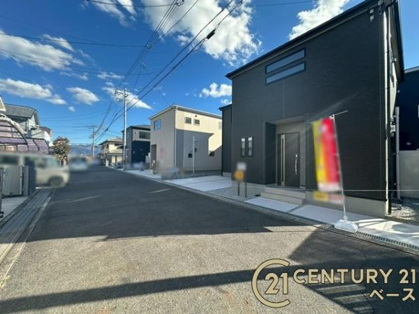 リーブルガーデン阪手 １号棟 ／新築一戸建の前面道路含む現地写真|■現地撮影写真■前面道路は広々しており、お車の出し入れも楽々！