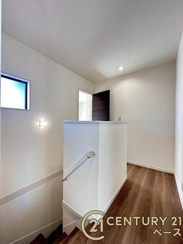 リーブルガーデン阪手 ３号棟 ／新築一戸建の内装|■現地撮影写真■こちらは２階廊下部分です！