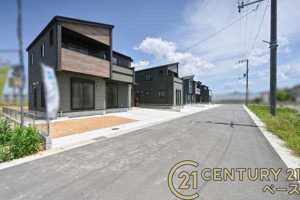 桜井市大福 １号棟 ／新築一戸建の前面道路含む現地写真|■現地撮影写真■前面道路は広々６ｍ！お車の出し入れもラクラクです！