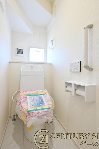 桜井市大福 ３号棟 ／新築一戸建のトイレ|■現地撮影写真■清潔感ある綺麗なお手洗いです！
