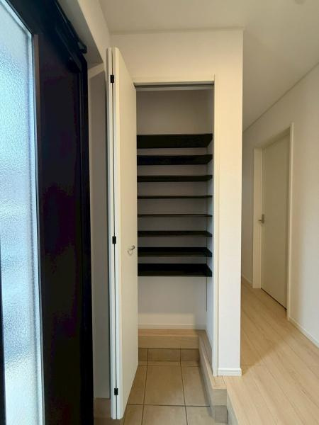 和歌山市木ノ本第9-1号棟　新築戸建の玄関