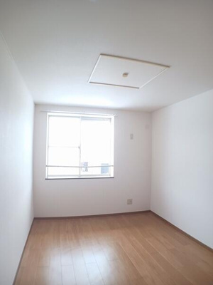 【洋室】 | エレガントヴィラ２