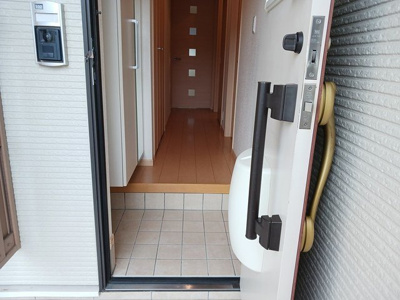 【玄関】 | フォンターナＢ