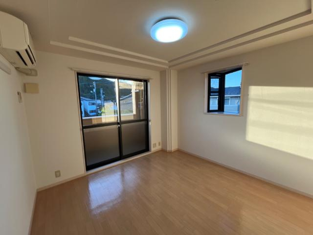 リファイン山中の居間・リビング|リビング