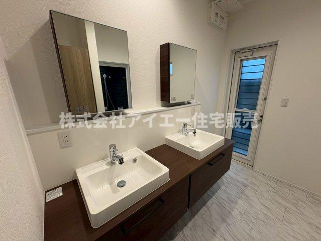 ♪♪宜野湾市大山4丁目-1号棟（全2棟）の独立洗面台|独立洗面台あり、毎朝おしゃれに忙しい女性の方におすすめです