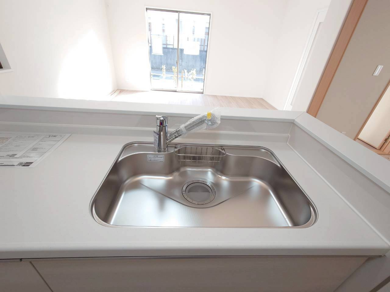 ＋＋沖縄市知花１丁目－A号棟（全３棟）のキッチン|いつでも内覧可能です♪