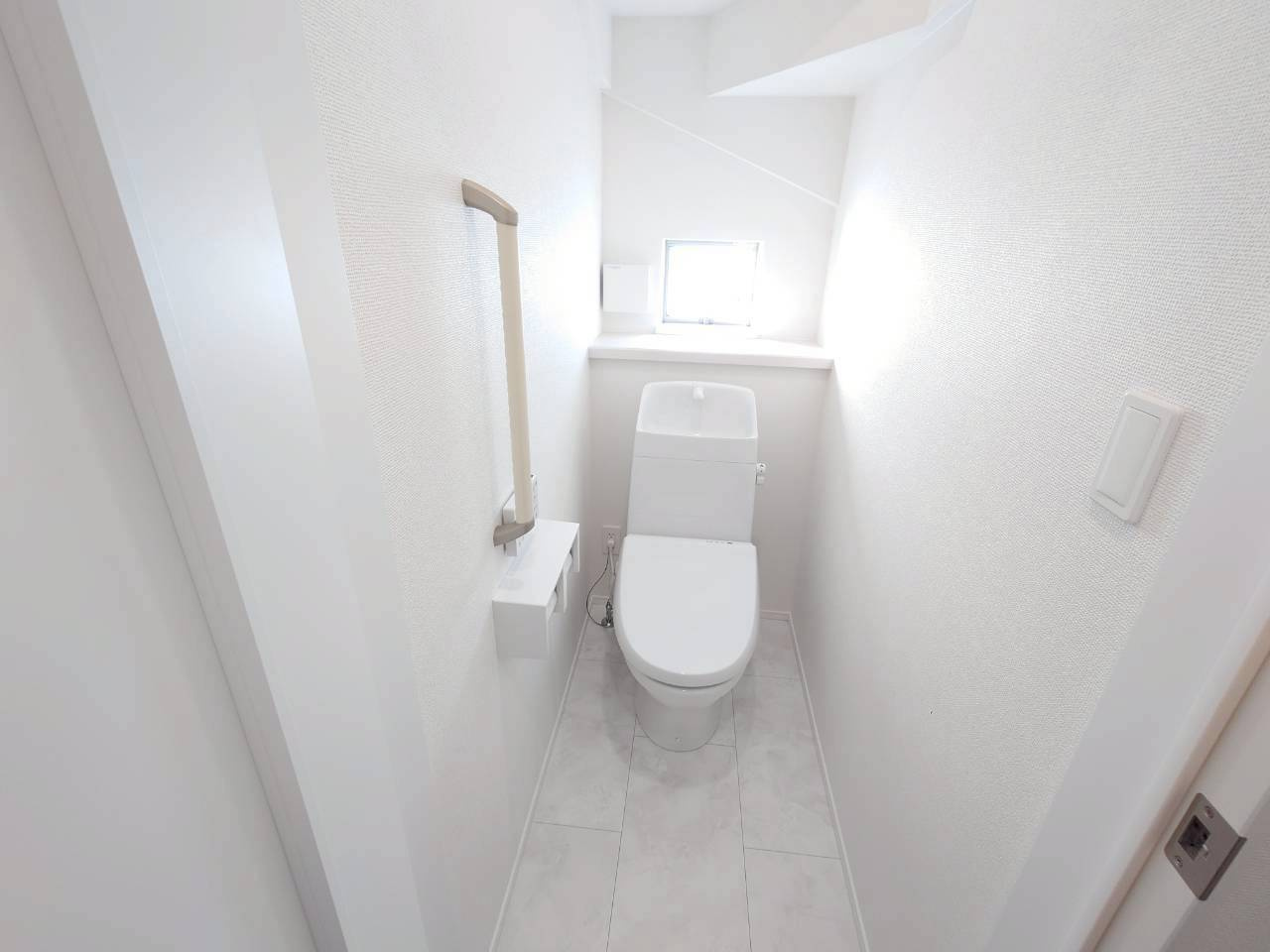 ＋＋沖縄市知花１丁目－A号棟（全３棟）のトイレ|いつでも内覧可能です♪