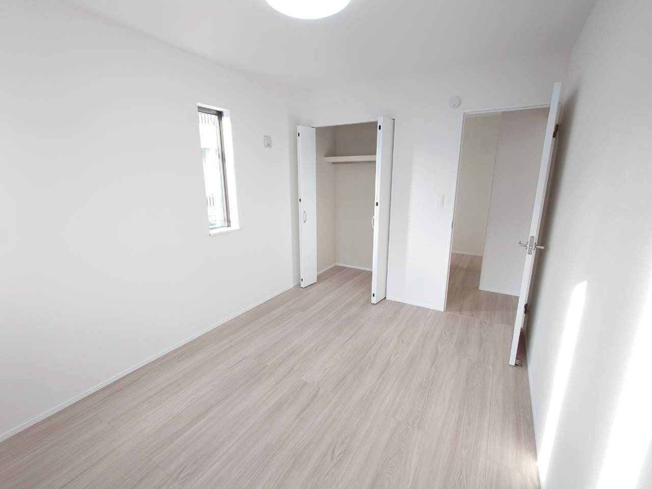 ＋＋沖縄市知花１丁目－A号棟（全３棟）の洋室|いつでも内覧可能です♪