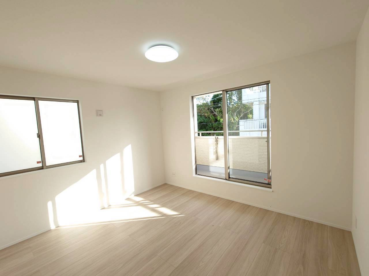 ＋＋沖縄市知花１丁目－A号棟（全３棟）の洋室|いつでも内覧可能です♪