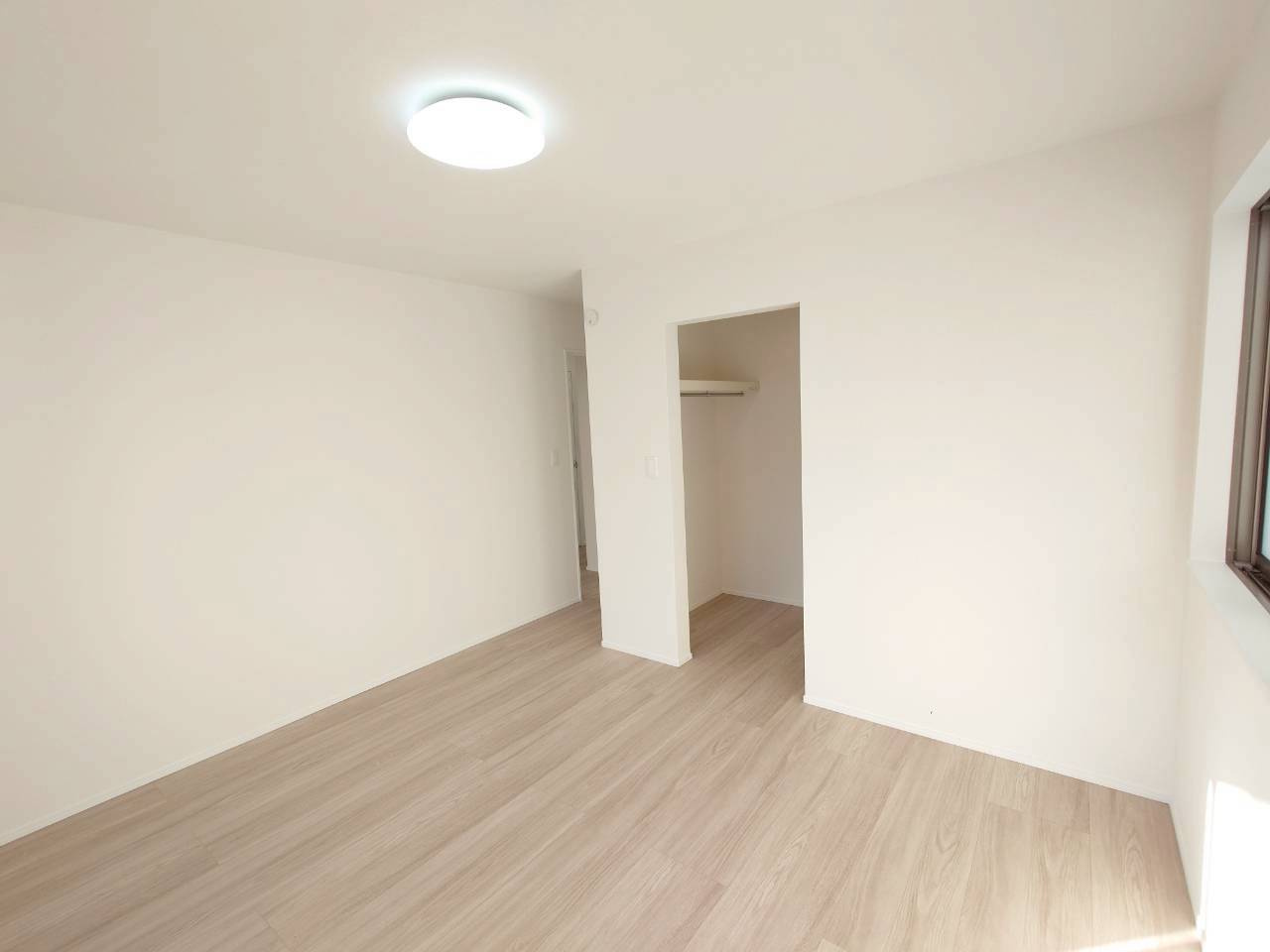 ＋＋沖縄市知花１丁目－A号棟（全３棟）の洋室|いつでも内覧可能です♪