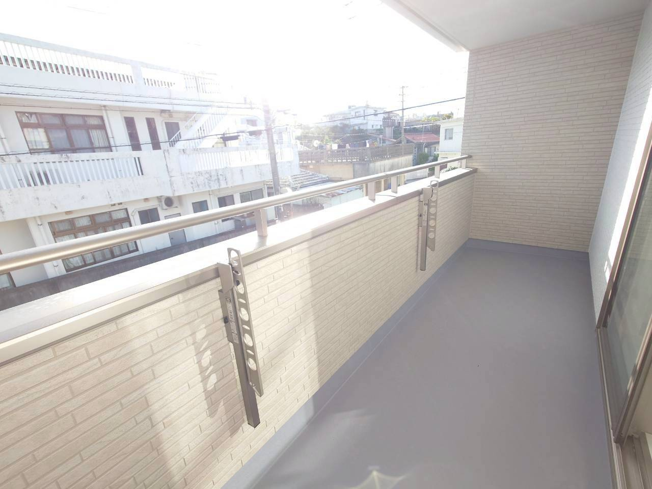 ＋＋沖縄市知花１丁目－A号棟（全３棟）のバルコニー|いつでも内覧可能です♪