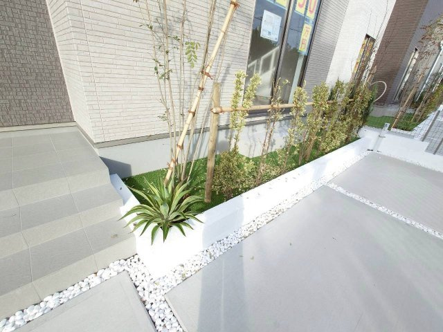 ＋＋沖縄市知花１丁目－A号棟（全３棟）の玄関|いつでも内覧可能です♪