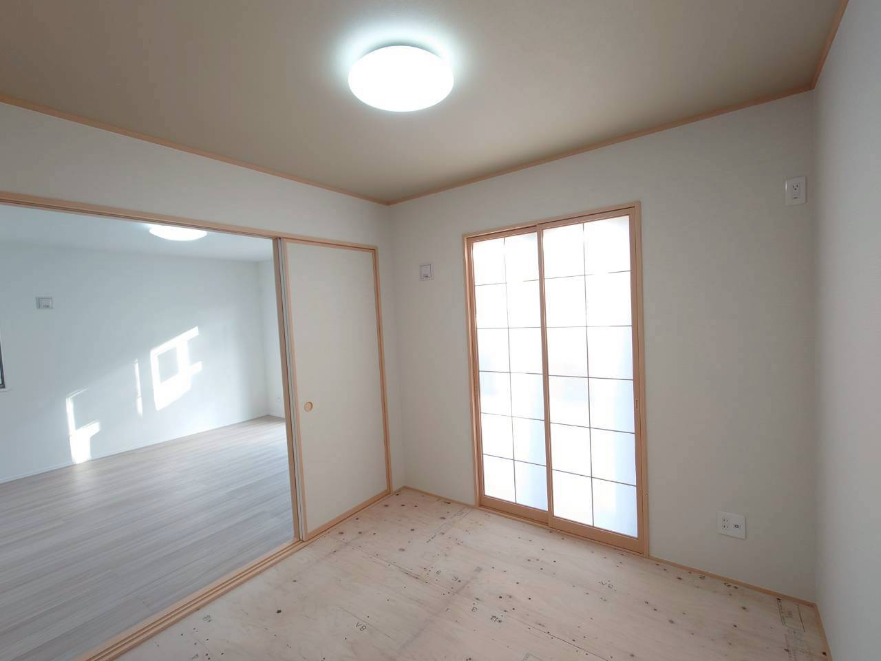 ＋＋沖縄市知花１丁目－B号棟（全３棟）の和室