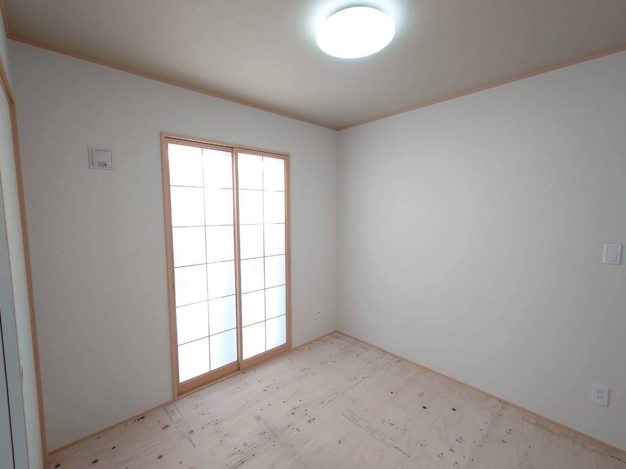 ＋＋沖縄市知花１丁目－B号棟（全３棟）の和室