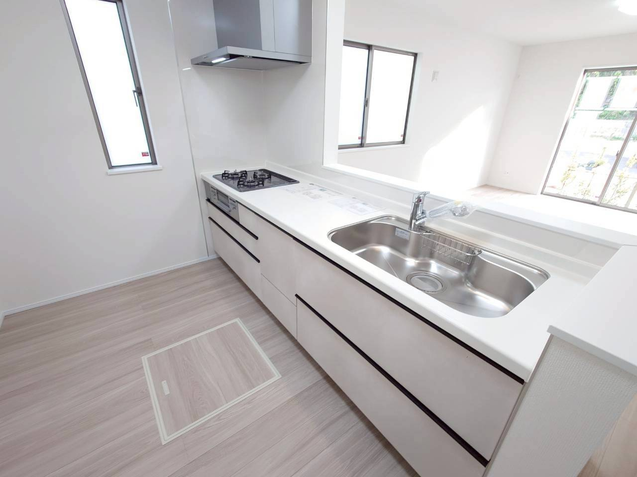 ＋＋沖縄市知花１丁目－B号棟（全３棟）のキッチン