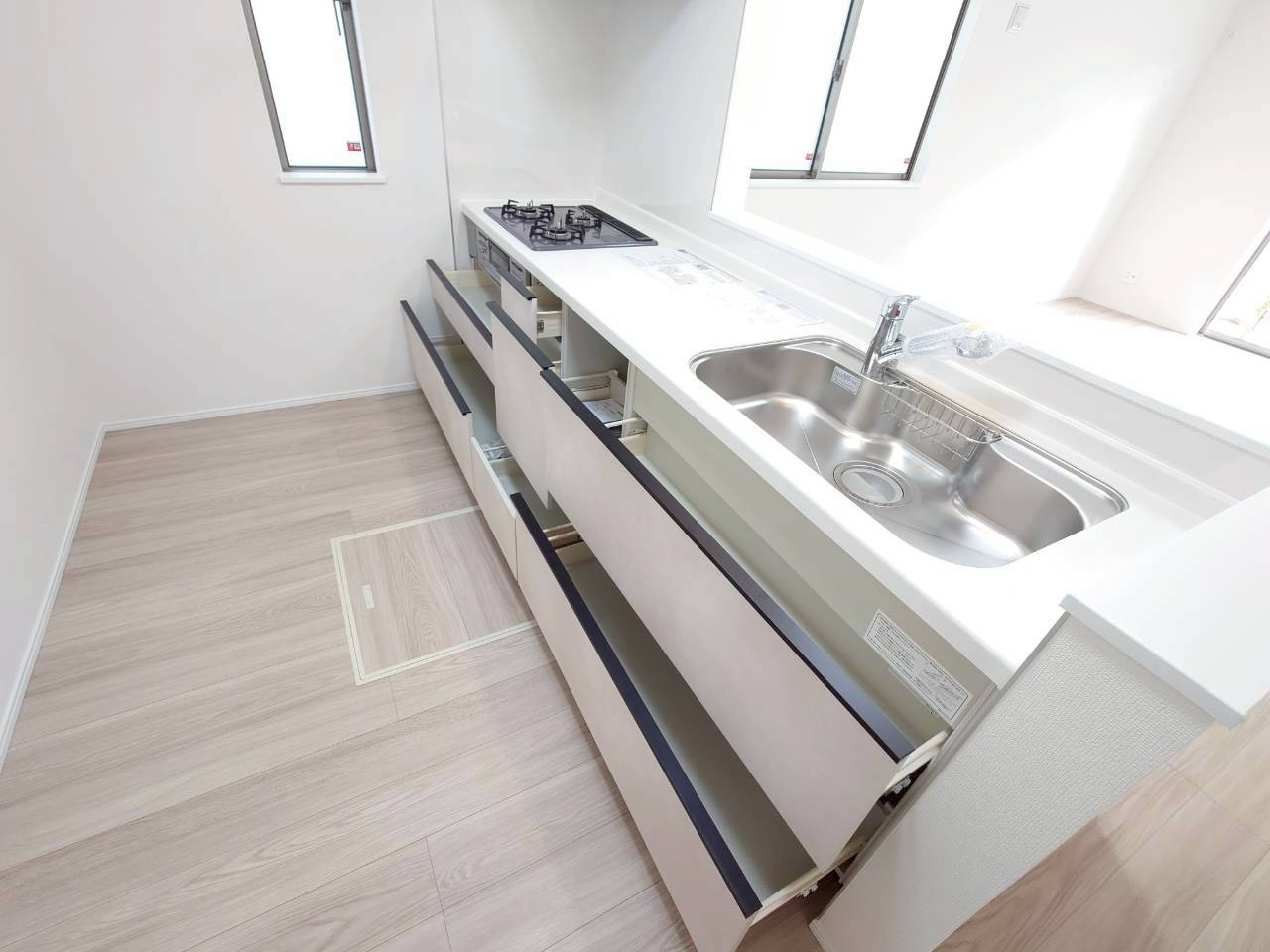 ＋＋沖縄市知花１丁目－B号棟（全３棟）のキッチン