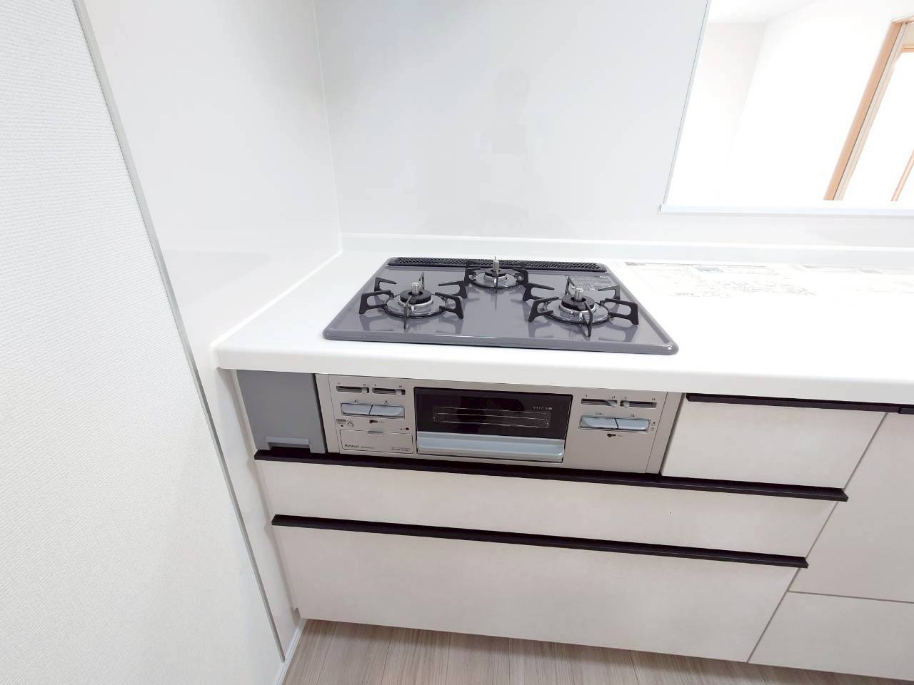 ＋＋沖縄市知花１丁目－B号棟（全３棟）のキッチン