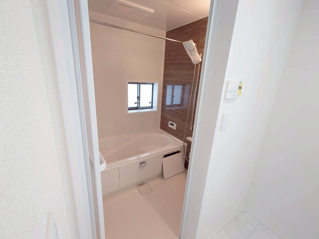 ＋＋沖縄市知花１丁目－B号棟（全３棟）の浴室