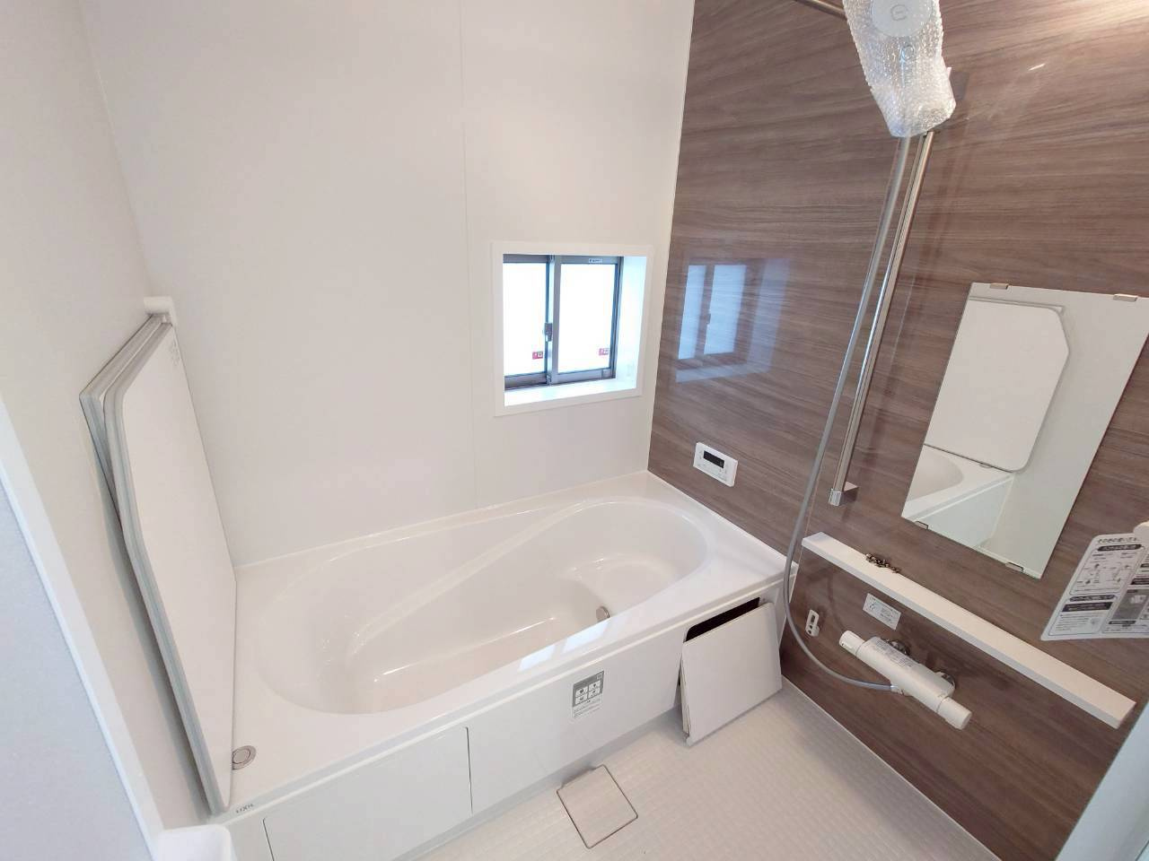 ＋＋沖縄市知花１丁目－B号棟（全３棟）の浴室