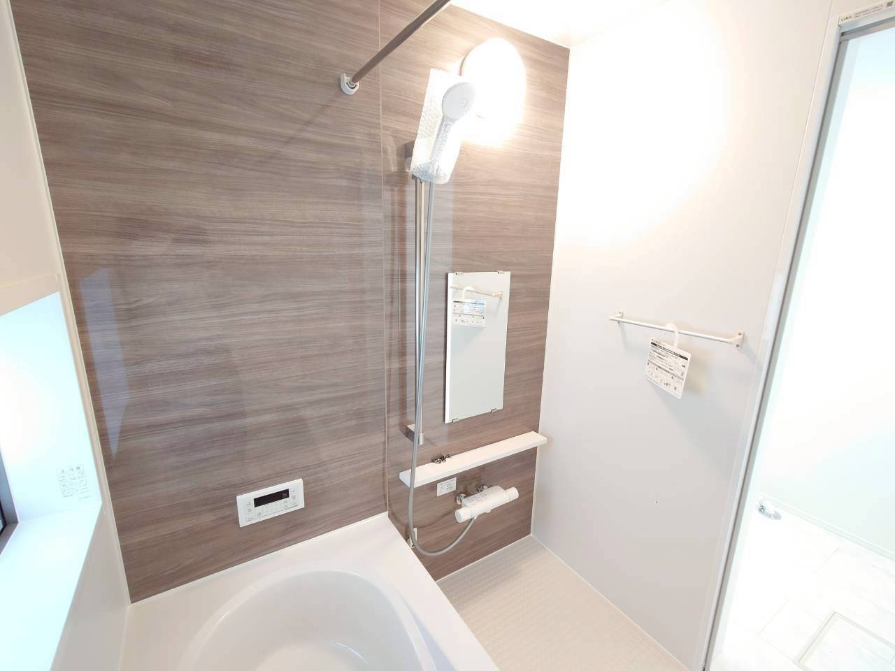 ＋＋沖縄市知花１丁目－B号棟（全３棟）の浴室