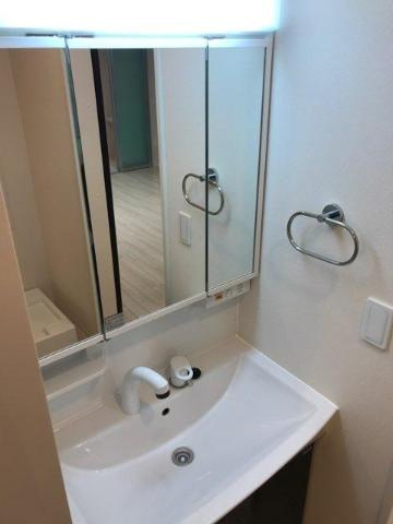 タワンオークの洗面所|洗髪洗面化粧台