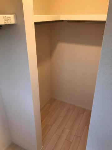 タワンオークの収納|クローゼット